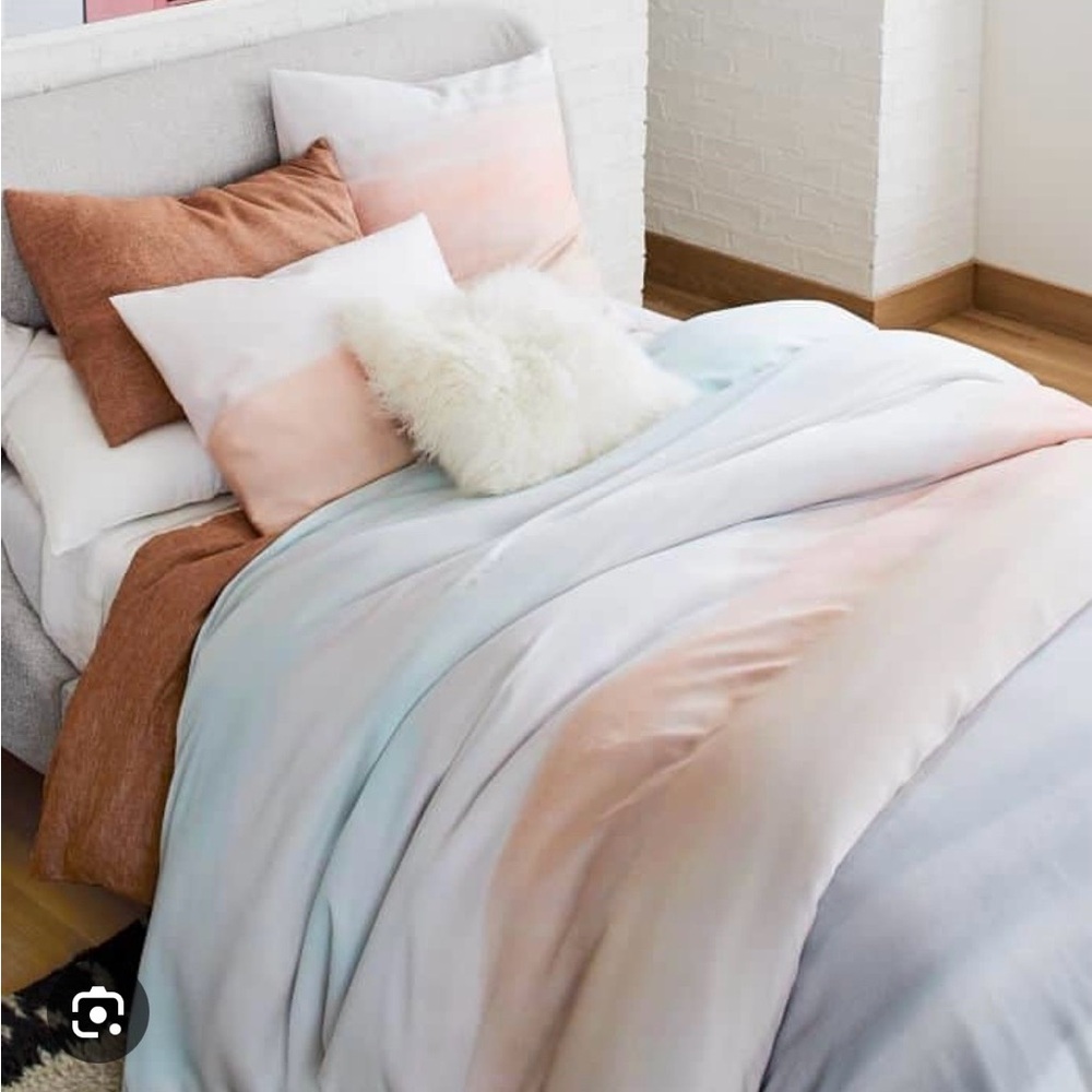 West Elm king Duvet set Sunrise Ombré